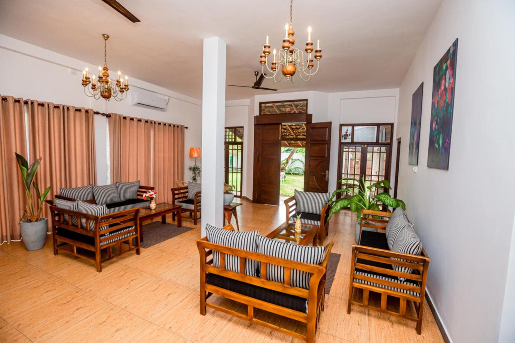 Nibbana Mirissa Hotel Exterior photo
